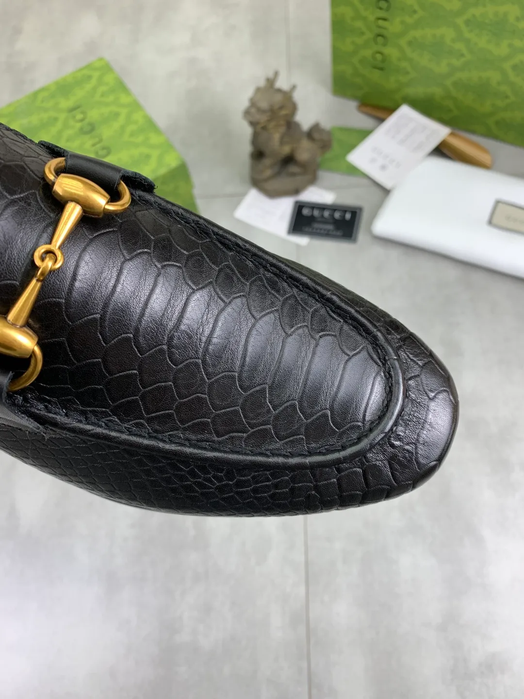 Men's Men's Shoes💰P580💰【New Style】Water-dyed Niuli Gucci's most popular selection of lazy slip-on leather shoes (Gucci) official website latest Gucci lazy leather shoes, hot style 💥 simple and elegant style, exclusive for trendy men. Unique official website latest brand original double G embossing Elements 👑 Original Gucci decoration, fashionable and elegant, fabric original calfskin ✅ fully imported first-layer cowhide lining, official website designated wear-resistant, rubber business outsole, classic model taken at the counter in real life 🎬38-44 black brown optional
